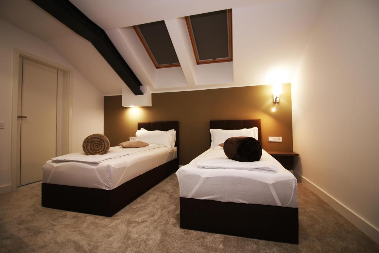 The Butterfly Hotel Sîngeorgiu de Mureş Eksteriør billede
