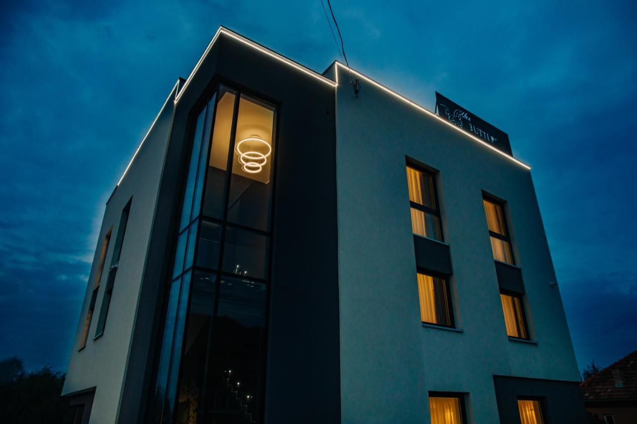 The Butterfly Hotel Sîngeorgiu de Mureş Eksteriør billede